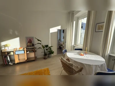 Zwei Zimmer Altbau Wohnung im Akazienkiez