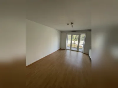 Tausche 2-Zimmer-EG-Wohnung gegen 3–4 Zimmer