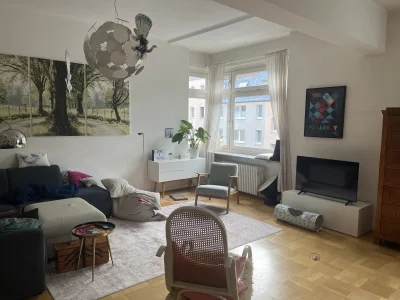 Wunderschöne 5 Zimmer Altbauwohnung,160 m²