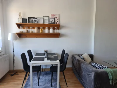 Biete 2,5 Zimmer Wohnung in Köln gegen Wohnung in Düsseldorf