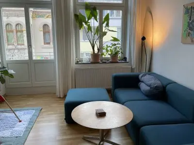Helle 2- Zimmer Altbauwohnung in der Südstadt, gegen größer
