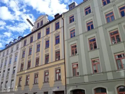 Altbauwohnung mit 2 Balkonen gegen 5 Zimmer mit Garten