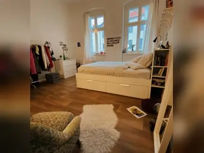 LANDESEIGENE! BIETE: 2,5 Zimmer Altbau (Schöneberg)
