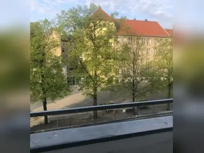 Helle , gut geschnittene Wohnung in ruhiger Straße! 