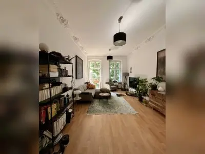 2-Z Altbau P-Berg, Balkon + großer Küche gegen 2,5 - 3 Z :)
