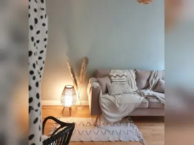 Altbau Wohnung mit Terrasse & Balkon im Osten. Hinterhaus