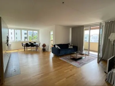 Charmante und helle 3.5 Zimmer Wohnung
