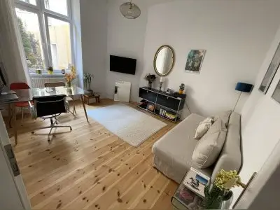 Renovierter 2 Zi. Altbau im Helmholtzkiez (Prenzlauer Berg)