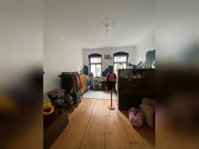 Wunderschöne 2-Raum-Altbau-Wohnung mit 2 Balkonen