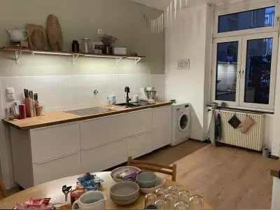 Gut angebundene, günstige Altbauwohnung in ruhiger Lage